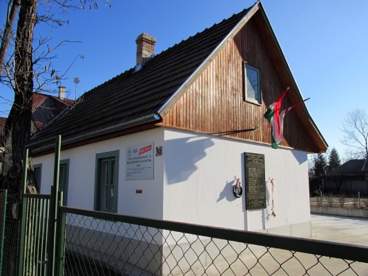 Tóth Ilonka Memorial House